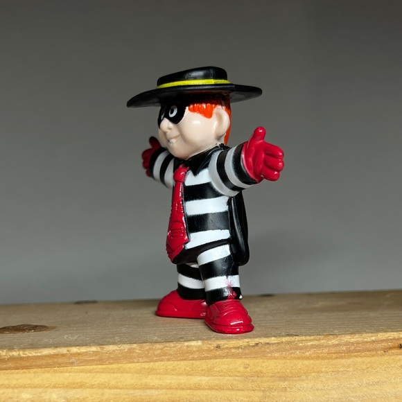 McDonald’s Vintage Hamburglar Figure 2.75" Cake Topper Collectible Toy 1995 - Picture 2 of 6